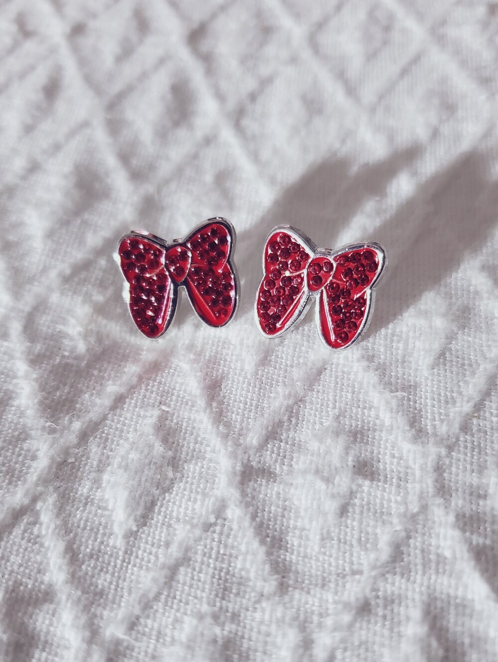 DISNEY Red Crystalized Minnie Bow Earrings